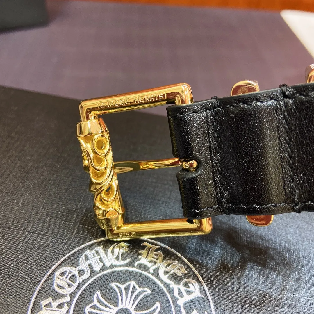 𝐂𝐡𝐫𝐨𝐦𝐞𝐇𝐞𝐚𝐫𝐭𝐬 Kroxin rotating roller pin buckle belt (fixed version), brass-plated real gold buckle and imported wax leather belt, very cool. Width 3.0cmp520